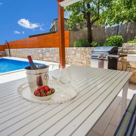 Luxurious Villa With Swimming Pool And Jacuzzi In Zminj * Nedescina